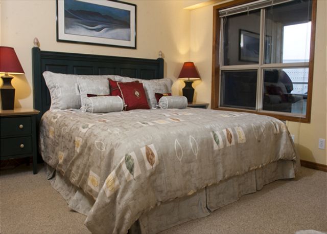 Whistler Aspens on Blackcomb Accommodation 458 Bedroom